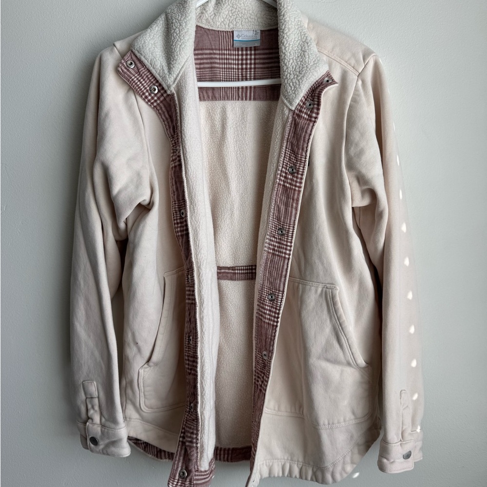 Columbia Cozy Cream Jacket with Redish Plaid Lining Size Large